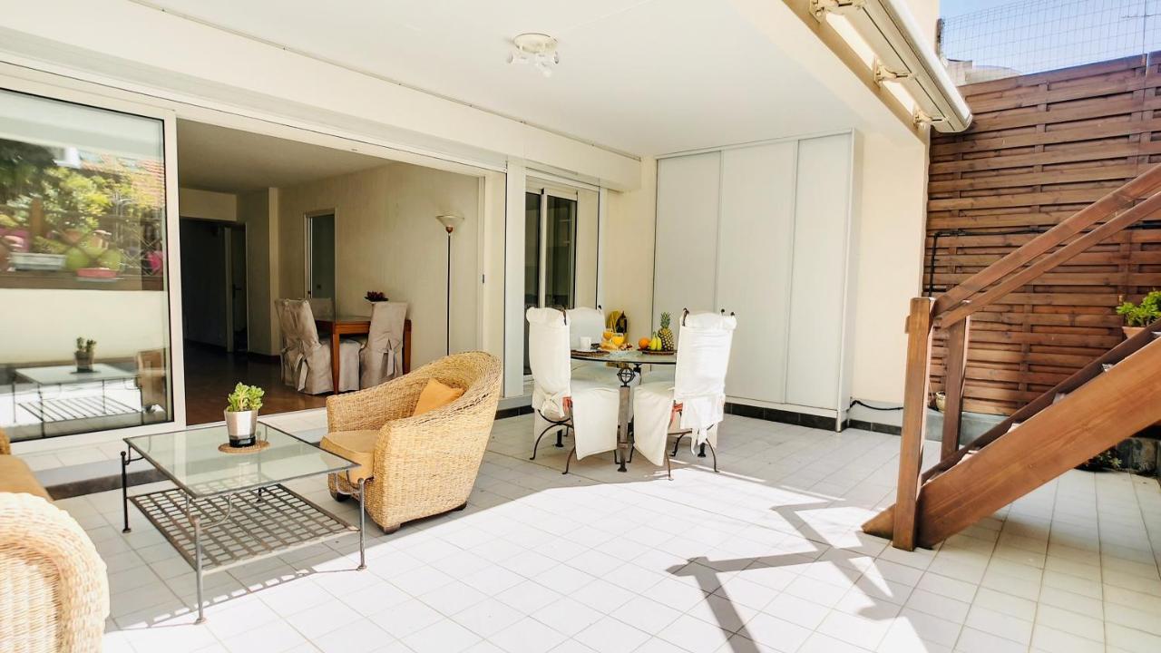 : Superbe Terrasse Rue D'antibes Cannes