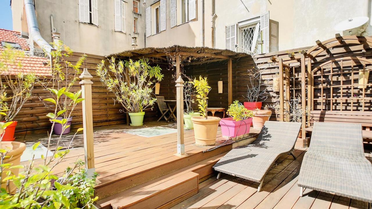 : Superbe Terrasse Rue D'antibes * Cannes